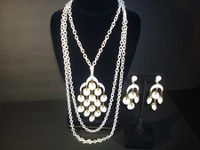 CROWN TRIFARI SET WHITE WATERFALL,CHANDELIER PENDANT NECKLACE&MATCHING EARRINGS