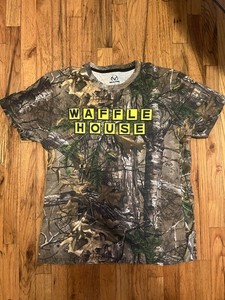 Waffle House Real Tree Camouflage Short Sleeve T-Shirt sz L