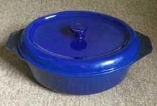LARGE LE CLUB CAST IRON BLUE ENAMELLED CASSAROLE POT ( 3 LITRE CAPACITY )