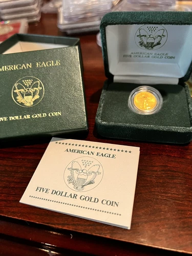 1989 G$5 1/10 oz Gold American Eagle - Low pop, in collector box UNC Rare Issue!