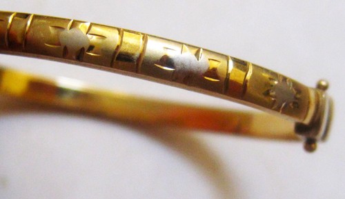 LADIES GOLD 14K BANGLE BRACELET SIX INCH CIRCUMFERENCE 4 MM WIDE