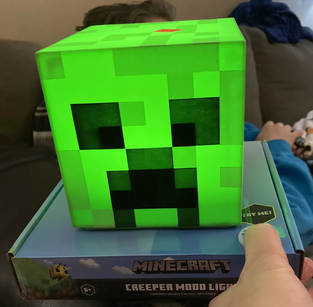 Minecraft Block Building Light: A modular Minecraft-themed mood light.