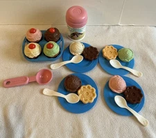 Vintage Fisher Price Play Fun With Food Party Time Dessert Set #2151 Complete