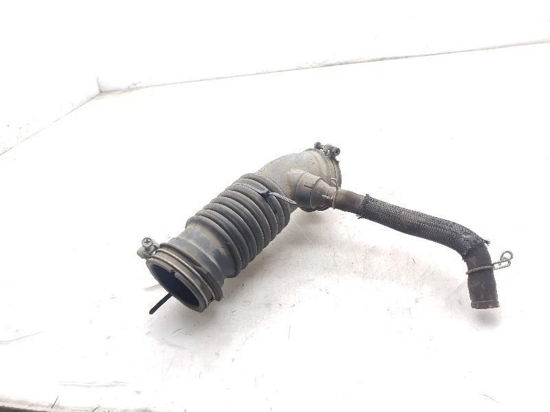 Toyota Matrix 2010 1,8 L 4 cilindros filtro de aire montaje de tubo resonador Foto 2 de 4