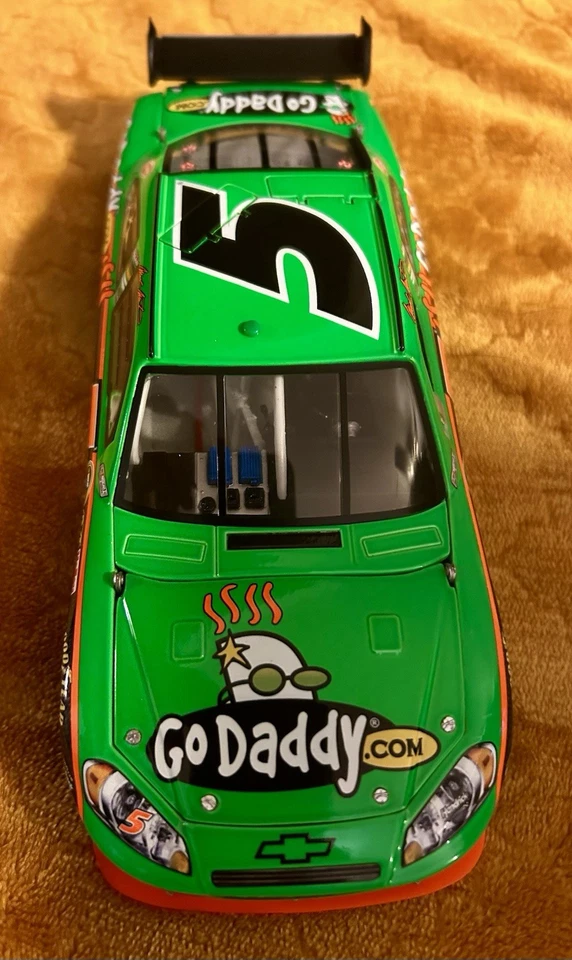 Danica Patrick #5 GoDaddy 1/24 Foto 2 de 4