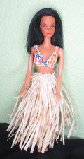 Vintage Hawaiian Barbie doll in Original Outfit with both skirt's 7470
