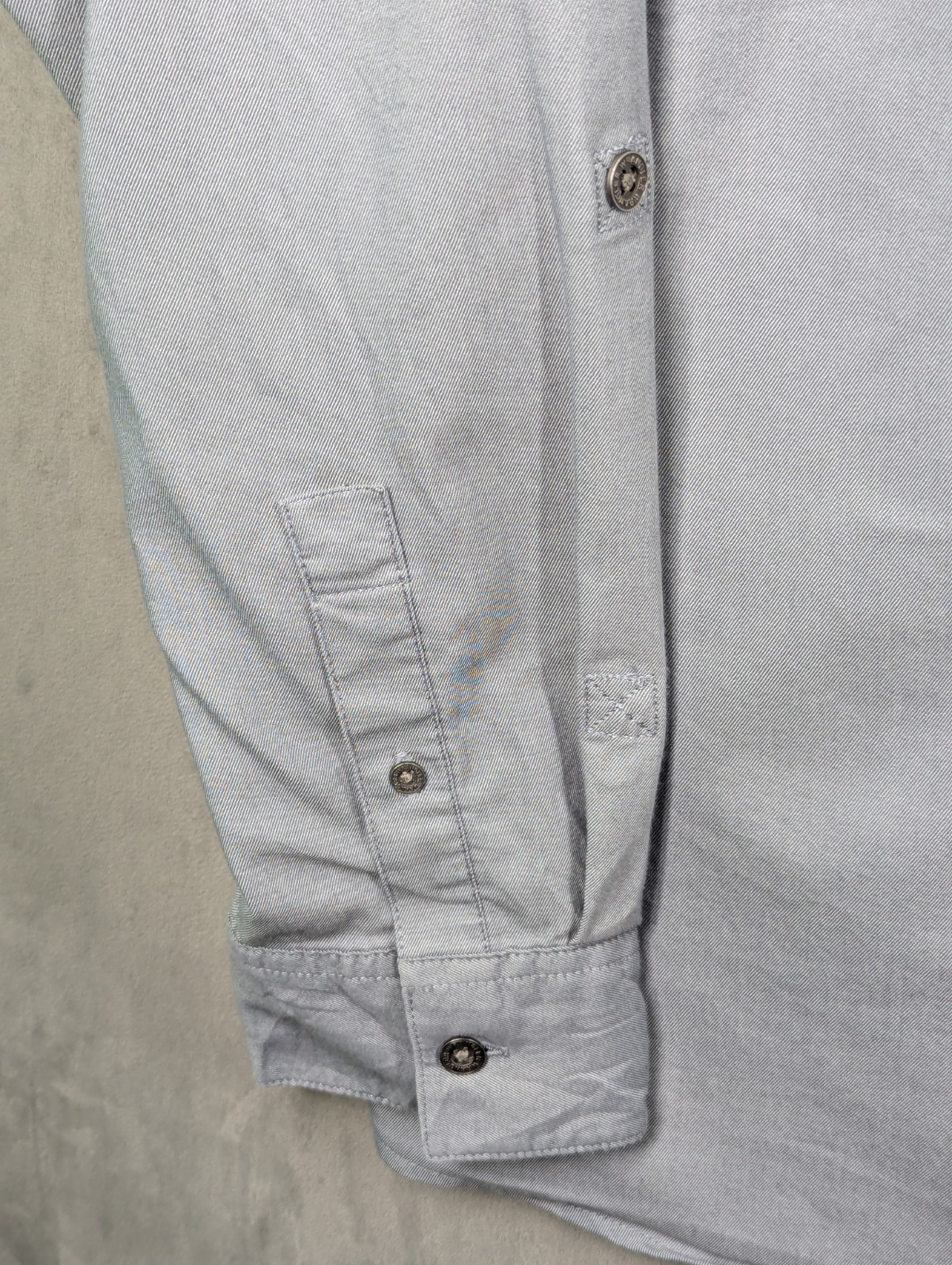 Wrangler ATG Outdoor Utility Shirt Men's Size XL Grey Zip Pocket Roll Up Sleeves image 6