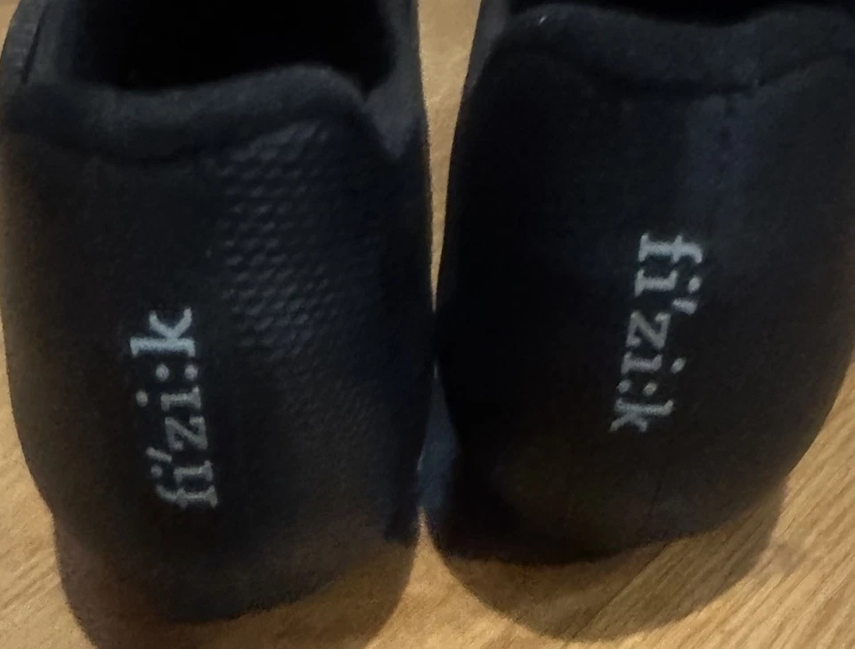 Sapato de ciclismo Fi'zi:k Vento Infinito carbono 2 - UE 43,5? /USM 10/10,25/61161/ - Imagem 2 de 4