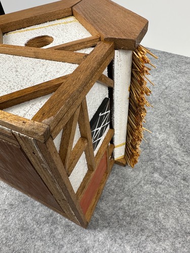 Tudor Fachwerkhaus Vogelhaus Reetdach Handarbeit Volkskunst Gartendeko - Bild 8 von 18