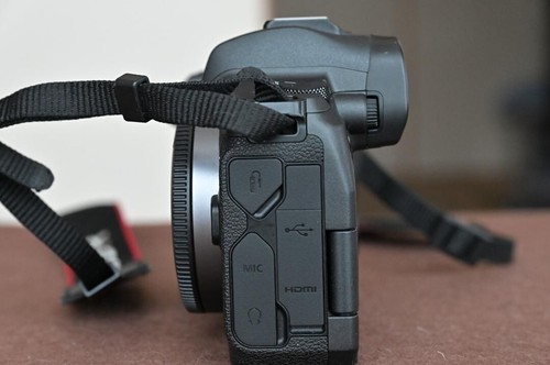 Canon EOS R 30.3MP Mirrorless Digital Camera - Picture 6 of 6