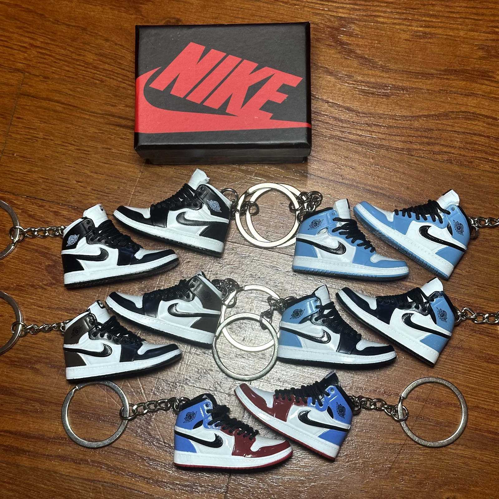Nike Air Jordan 1 High 3D Mini Sneaker Porte clés et Boîte à Chaussures Option Vendeur US