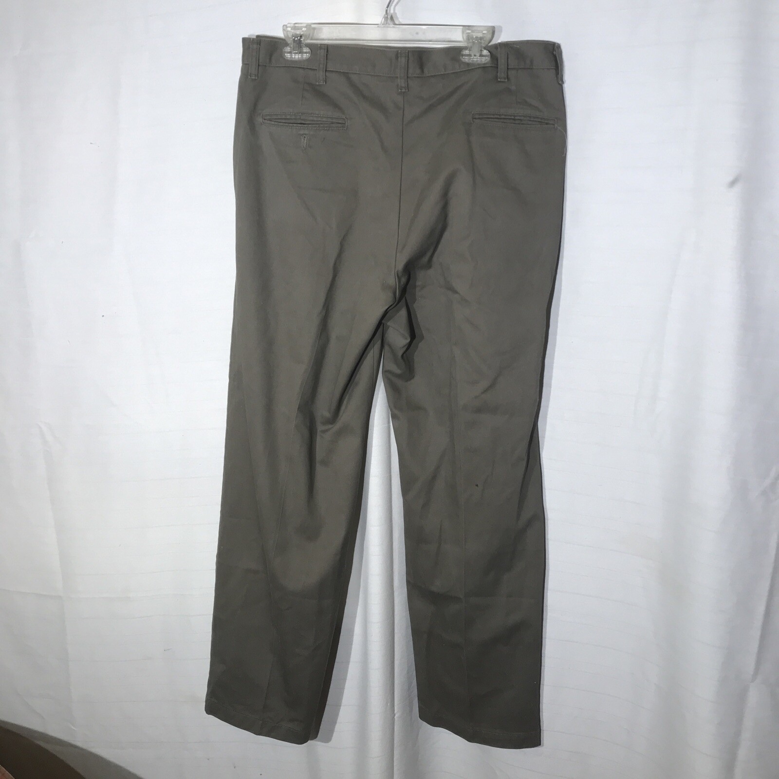 Wrangler Men’s Five Star Premium Khakis Pleated Front… Gem