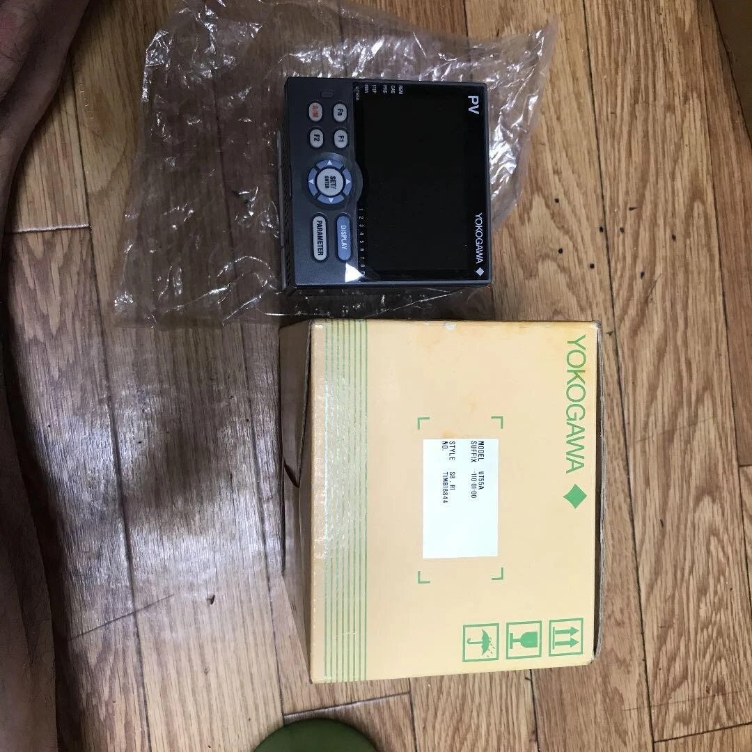 YOKOGAWA UT55A Digital indicating controller Temperature controller New