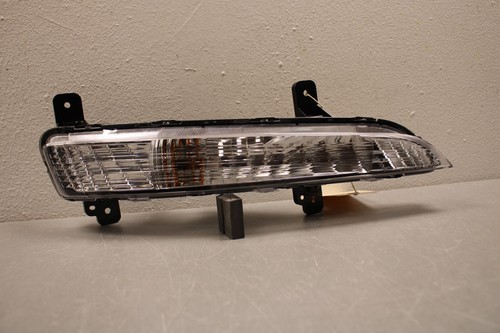 2013 2014 2015 2016 2017 CHEVROLET TRAVERSE RIGHT SIDE TURN SIGNAL LIGHT - Picture 2 of 10