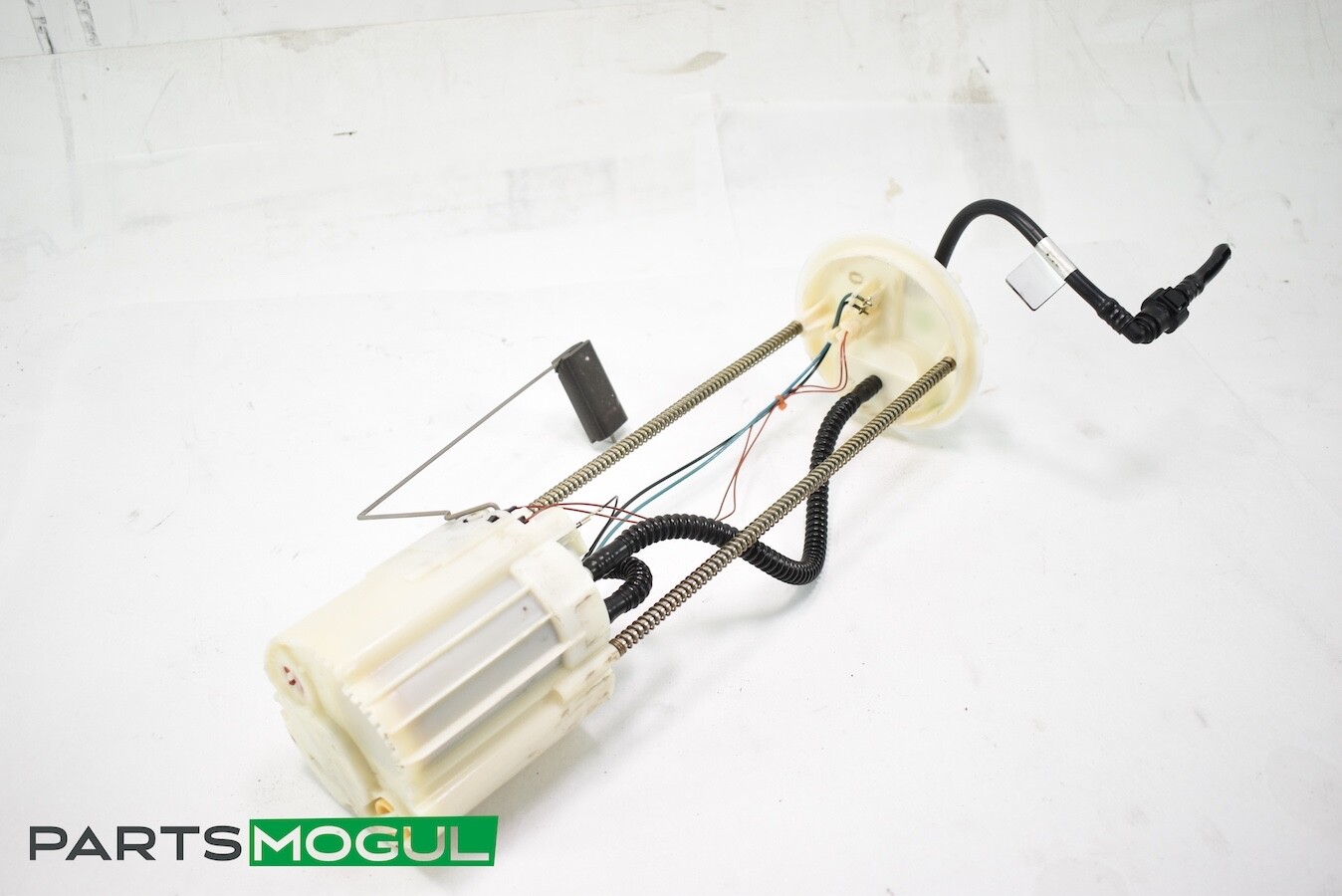 -6 Maserati Quattroporte M139 Single Style Fuel Pump Used P/N 214369