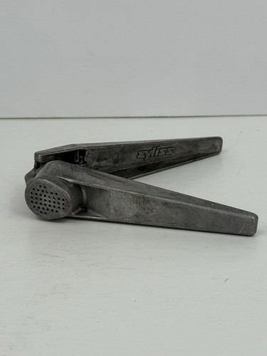 Vintage Aluminum Zyliss Susi Garlic Press Kitchen Tool Switzerland - Picture 2 of 5