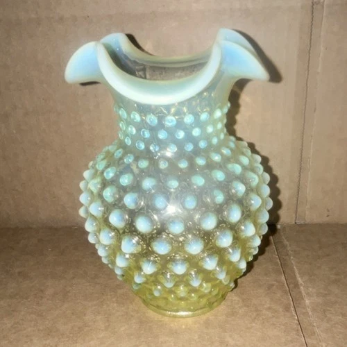 Fenton Hobnail Vaseline vase-uranium glass