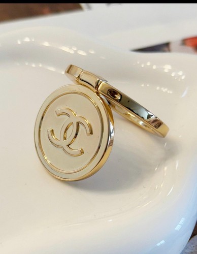 CHANEL LA Collection Smartphone Ring Phone Holder BRAND NEW ❤️👀 - Photo 2 sur 8