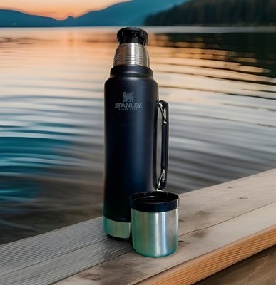 Stanley Legendary Classic Vacuum Thermos Bottle Black 1.5qt 48oz - LIGHTLY USED