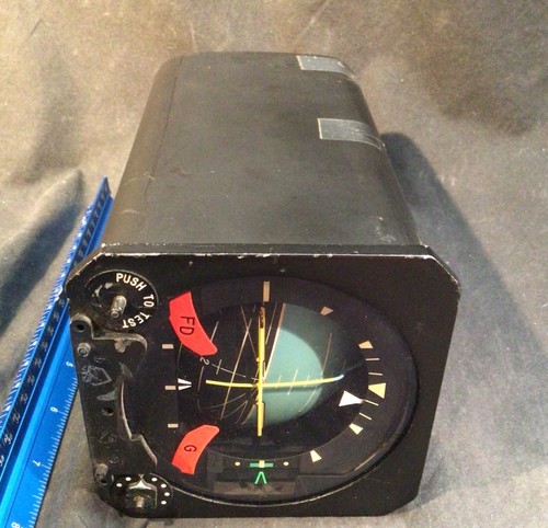 Sperry Flight Systems Horizon Flight Director Indicator HZ-4C P/N 2589112-911 - Foto 5 di 7