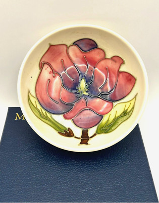Moorcroft Pin/Schmuckschale mit Fuß im Magnolienmuster, 12 cm Durchmesser