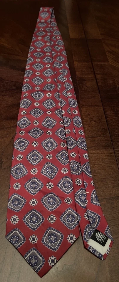 Gravata masculina vintage Manhattan 100% poliéster feita na República Dominicana - Imagem 3 de 4