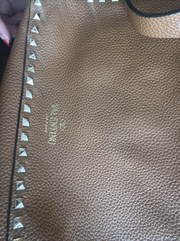 Bolso Bandolera Hobo Mensajero Rockstud Cuero Marrón Coñac Valentino Garavani Foto 2 de 4