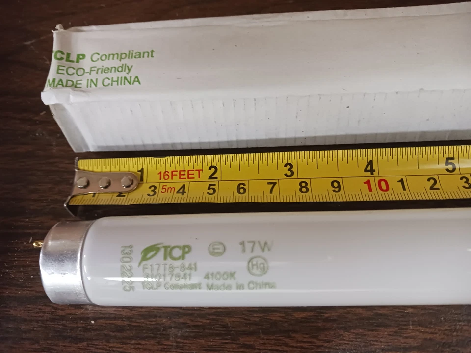 TCP F17T8-841 FLUORESCENT BULBS - T8 - 17W - 24" - CASE OF 25 **NEW** - Image 2 of 4