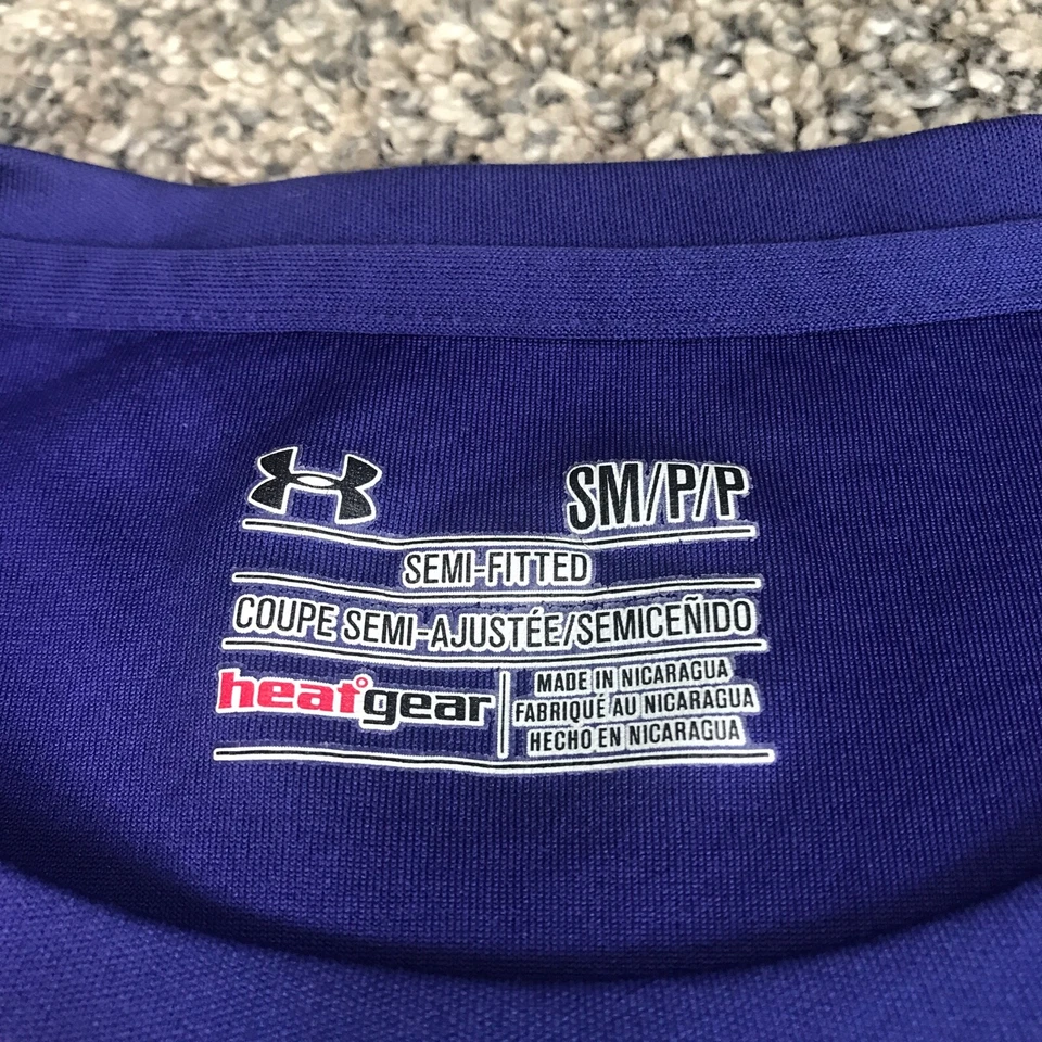 Under Armour Heat Gear Women's Small Semi-Fitted Red/White Flag Heart T-Shirt  - Image 4 of 4