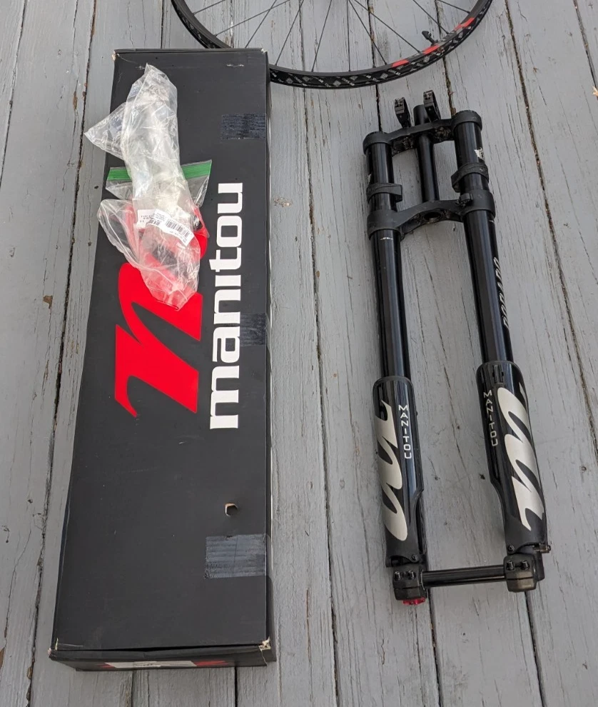 GIANT DH COMP FOX40フォーク Manitou SPVショック Manitou Bike