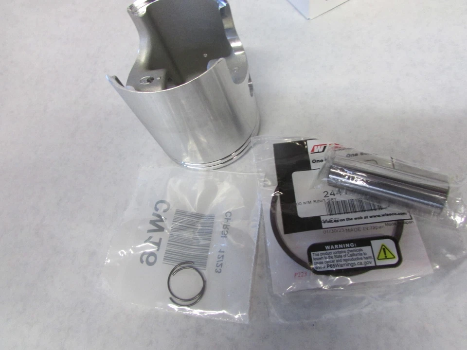 Suzuki PE175 1978 1979 Wiseco juego de pistones y anillos 63,50 mm Foto 3 de 4