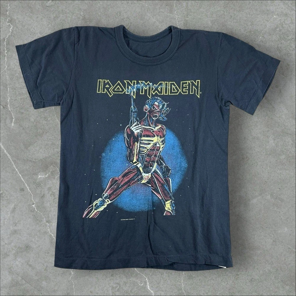 T-shirts Iron Maiden avec logos et pochettes d'albums