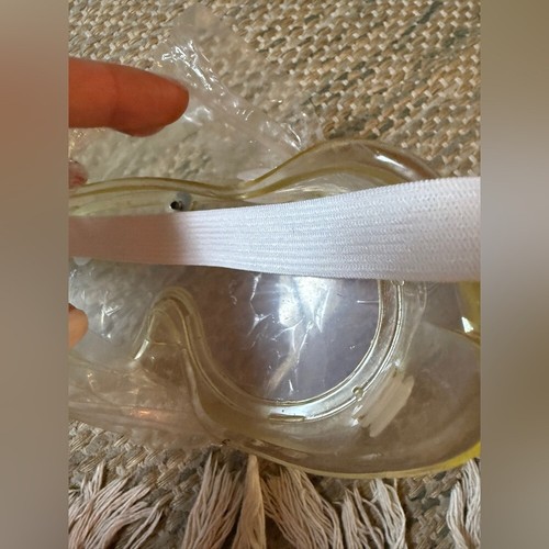 Vtg 40 Anti Fog Splash Resistant clear Safety Goggles, Outdoor Eye Protection - Picture 5 of 5