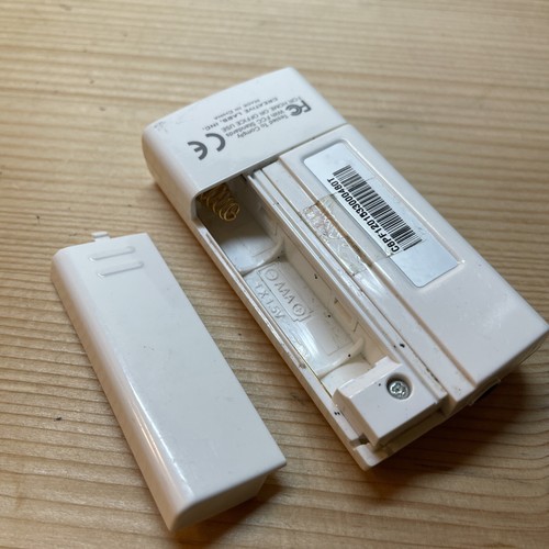 Creative MuVo V200 White ( 256MB ) MP3 Player FM Radio DAP-TD0005 - Picture 9 of 13