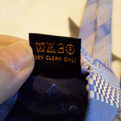 Bugatchi Uomo Mens Neck Tie Blue White Striped Pattern 100% Silk Made In Italy - Picture 8 of 10