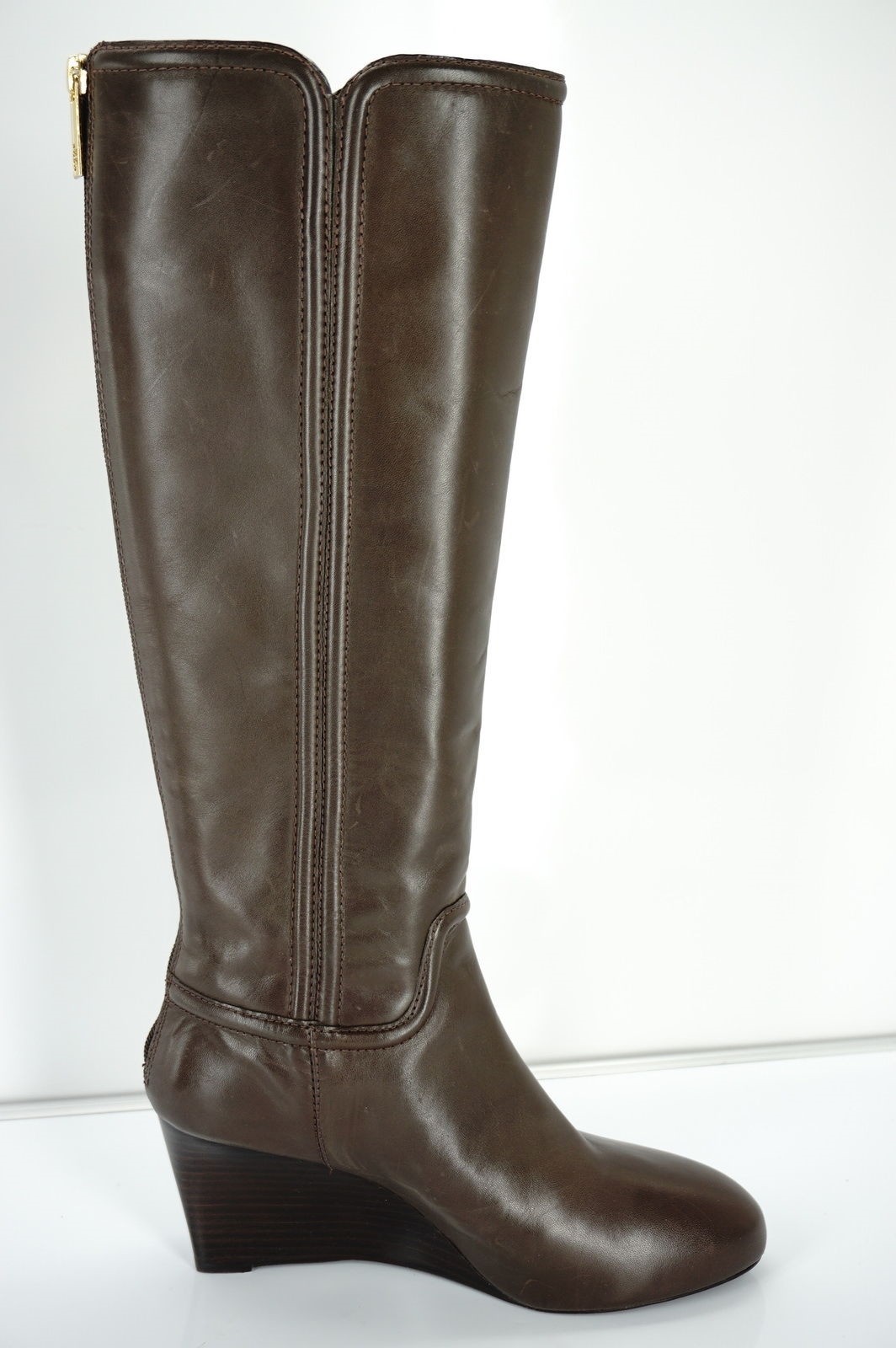 Nuevas botas de cuña de Tory Burch Irene Alto Talla 8 marrón de cuero con el logotipo de Rodilla Montar a Caballo 495 Nuevas Nuevas Nuevas botas de cuña de Tory Burch Irene Alto Talla 8 marrón de cuero con el logotipo de Rodilla Montar a Caballo 495 tienda en linea
