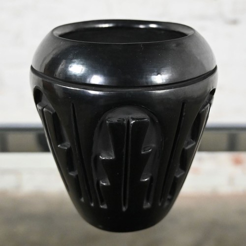 Vaso vintage nativi americani nero Santa Clara Pueblo di Frances Chavarria - Foto 8 di 11