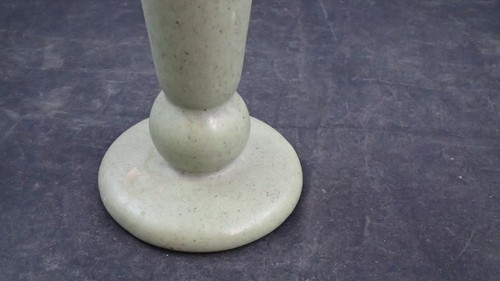 Vintage Royal Haeger USA Vase 9 1/4" Tall Green Pottery - Picture 4 of 6