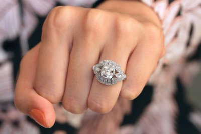Stylish Art Deco Ring 2.3ct Cushion Cut Simulated Diamond 14k White Gold Plated