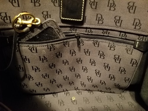 Authentic Dooney & Bourke # H2483911 Shoulder Handbag / clip-on photo case - Picture 8 of 12