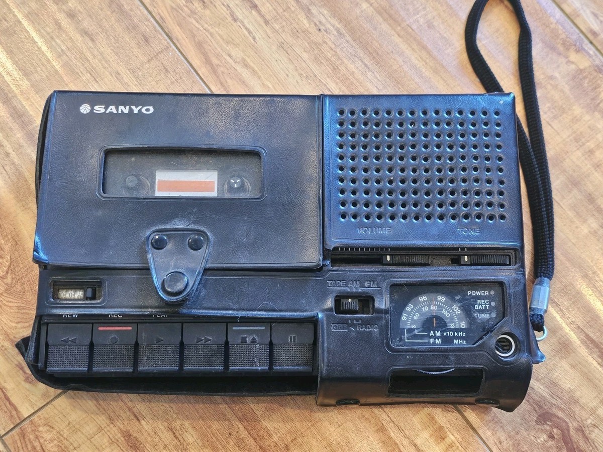 1980s Sanyo M6000 Stereo Cassette Player Recorder with Case