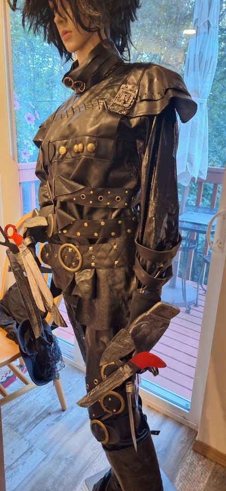 Disfraz de Halloween 'Edward Scissorhands' - Rubie's con licencia oficial; Med para hombre Foto 2 de 4