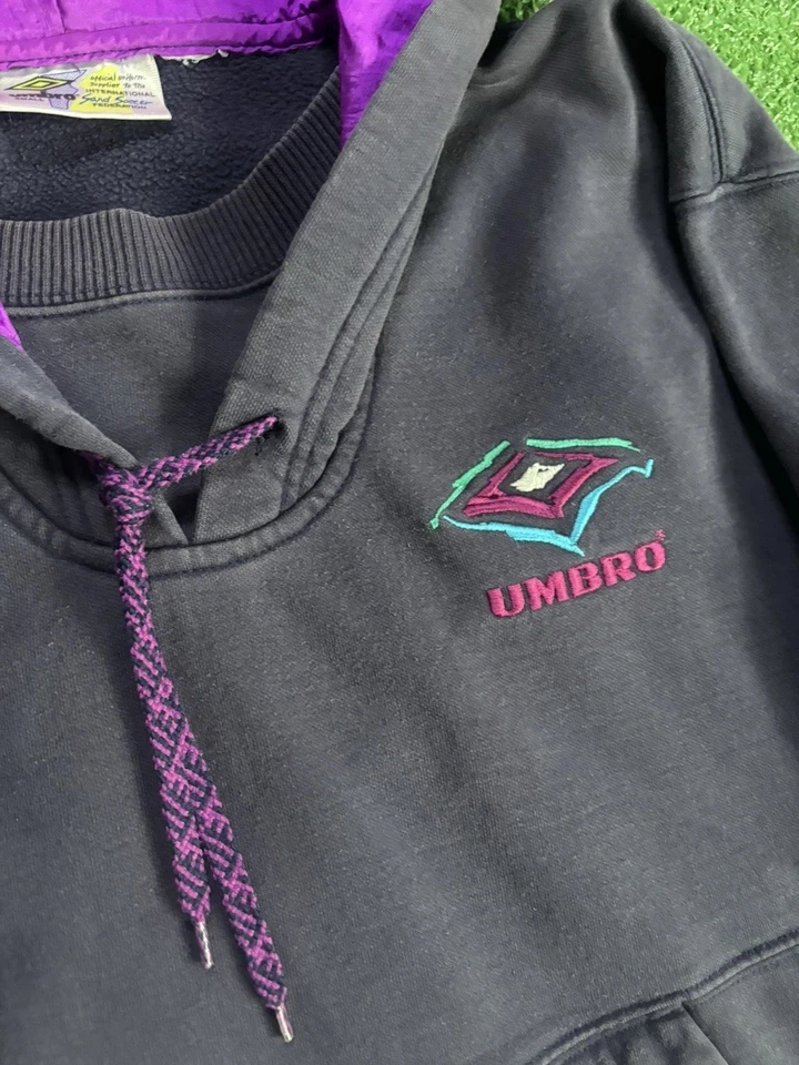 Sudadera con Capucha Forrada de Nailon Púrpura UMBRO Vintage Años 90 Talla Pequeña Foto 2 de 4