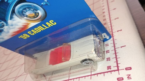 Hot Wheels '59 White Cadillac - Picture 6 of 10