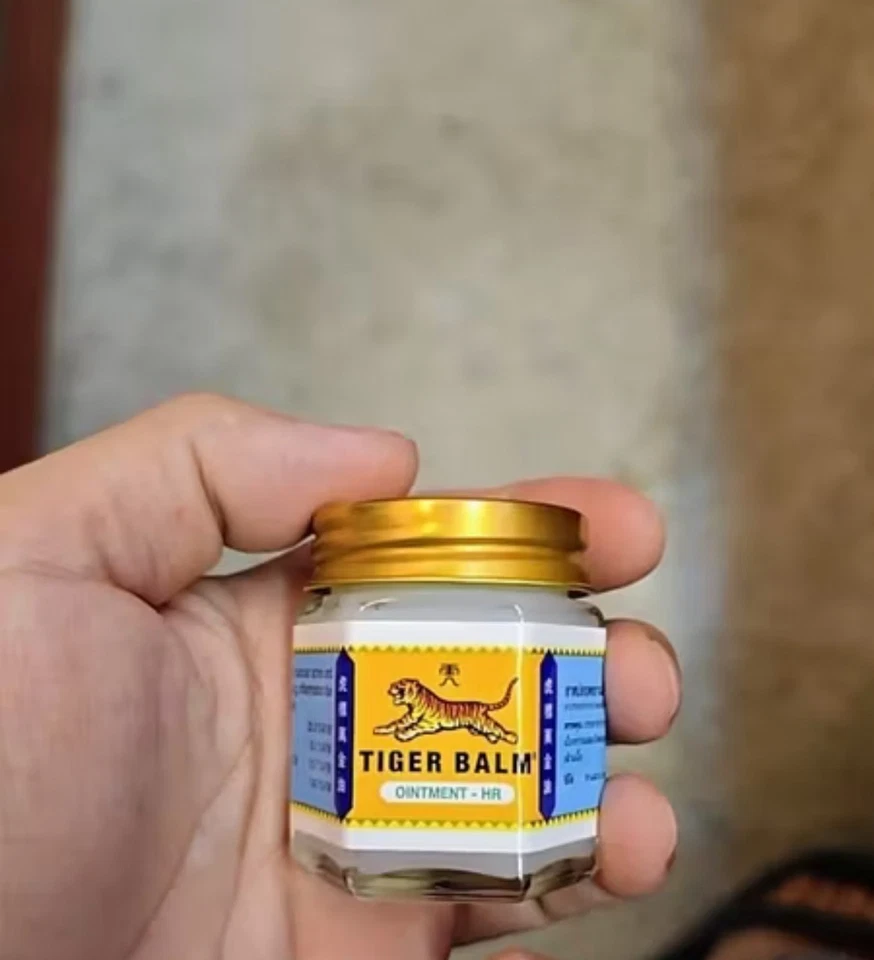 Bálsamo de Tigre Pomada Blanca Alivio Natural del Dolor para Músculo, Picaduras de Insectos, 12x30g. Foto 3 de 4