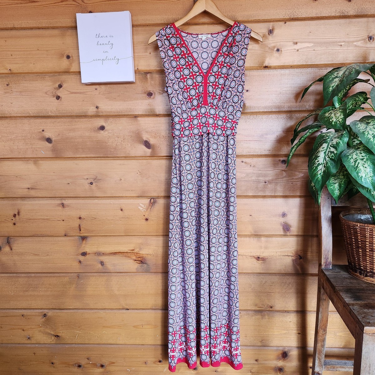 Max Studio Maxi Dress Boho Floral Geo Pleated Stretch Empire Waist Vneck  Size XS | eBay