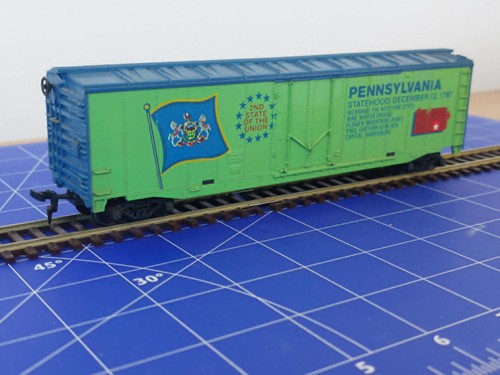 HO Tyco 50ft Boxcar - Pennsylvania Statehood December 12 1787 celebratory boxcar | Condition: Used