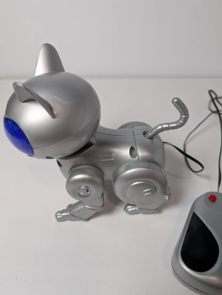 Vintage  ☆ Robo Cat ☆ RC / Remote Control Robot Cat - WORKS F - Image 4 of 4
