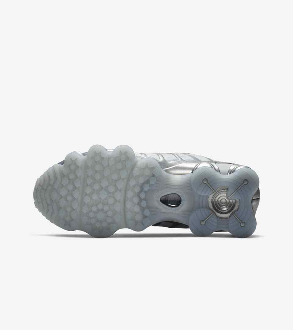 Nike Shox メタリックシルバー AR3566-003 s-l400.jpg