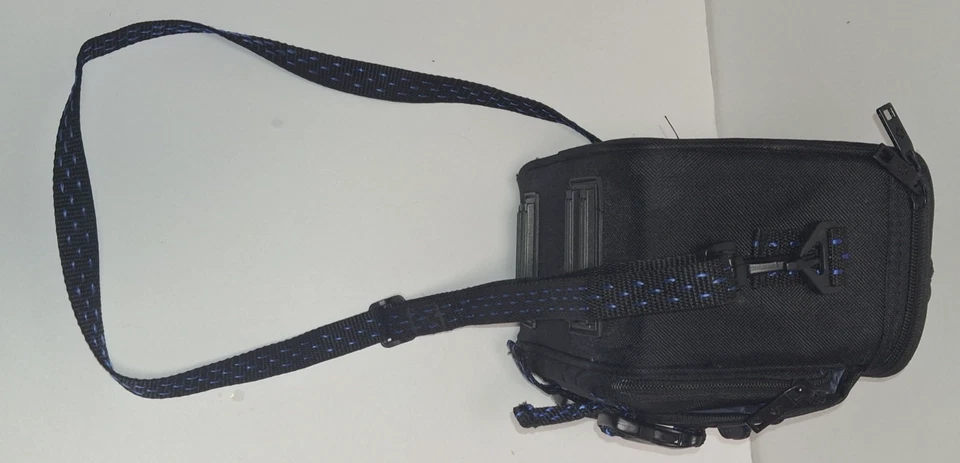 Samsonite Camera Bag with handle and shoulder strap black with blue highlights - Image 4 of 4